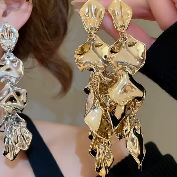 New!  Women’s Zara model Gold color  Statement Earrings - Picture 2 of 5